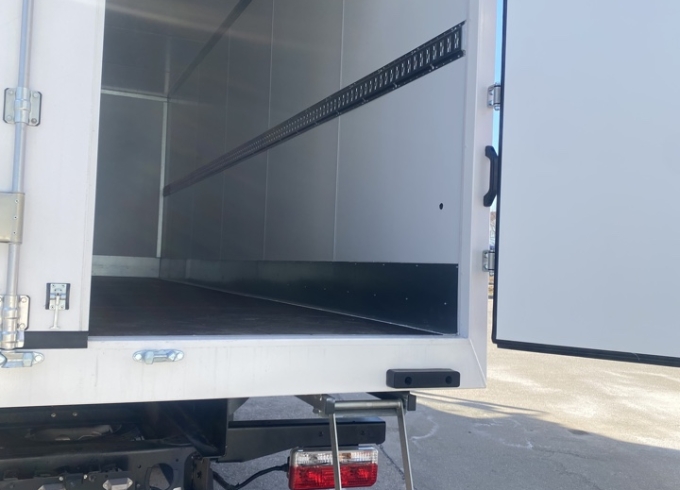 Изотермический фургон DONGFENG C120N