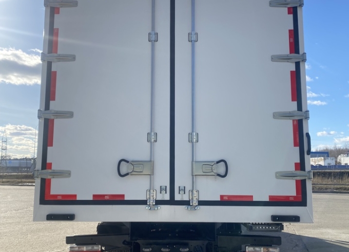 Изотермический фургон DONGFENG C120N