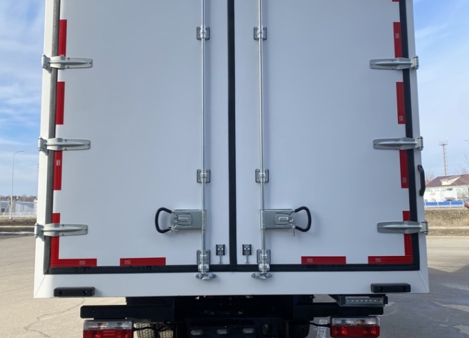 DONGFENG C120 изотермический фургон 18 палет